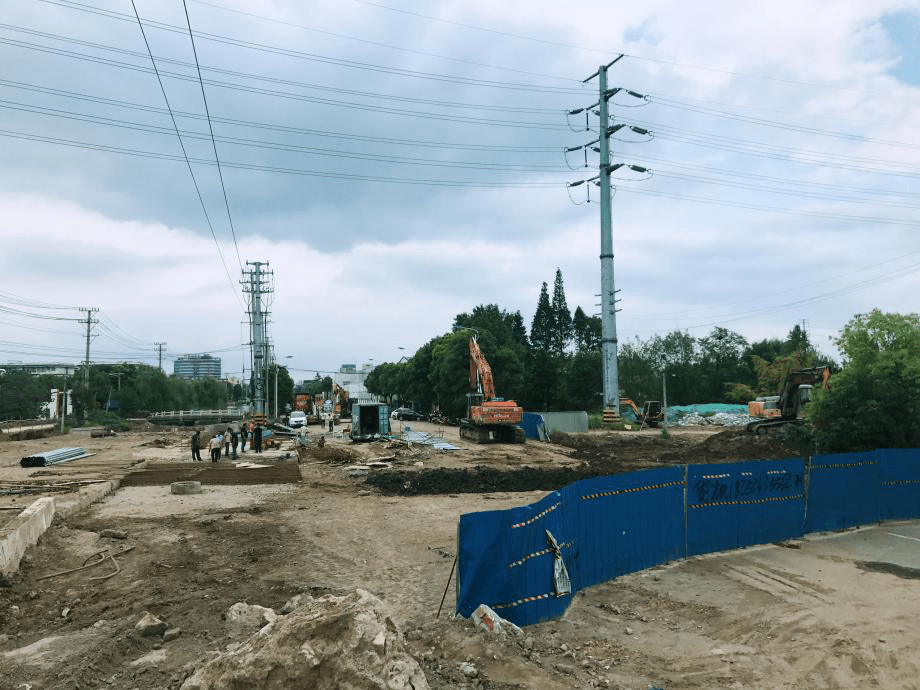 開學(xué)啦!江蘇江河小廣播為您播報道路信息！